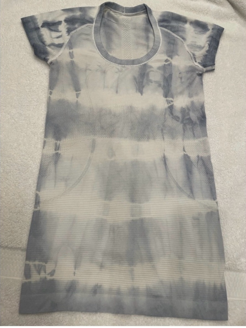 Lululemon Swiftly Tech Tee, grey / white, sz 4